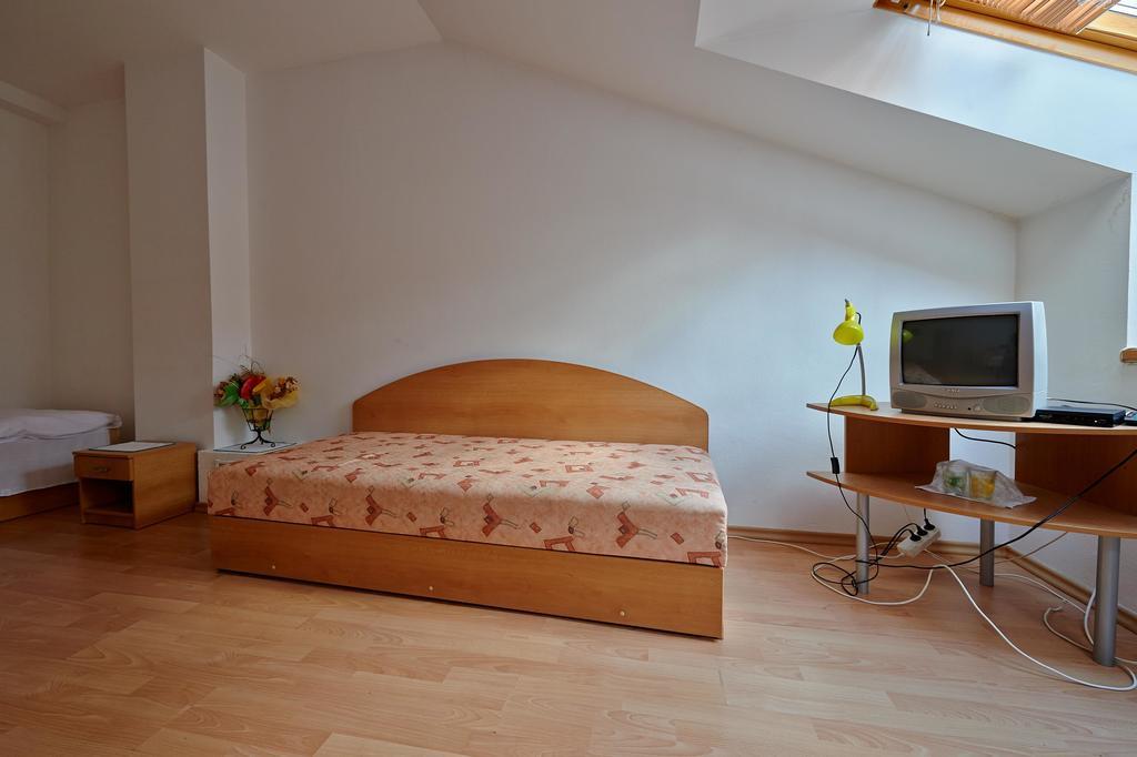 Penzion A Restauracia U Jelena Stara Lubovna Room photo