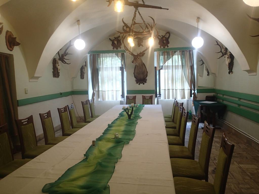 Penzion A Restauracia U Jelena Stara Lubovna Exterior photo